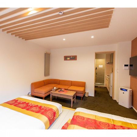 Aparthotel Grand Base Hiroshima Ekimae Exterior foto